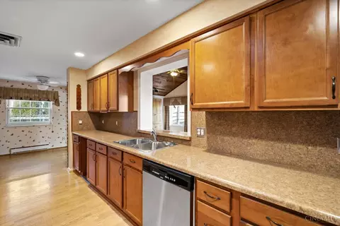 7466 Glenover Dr, Cincinnati, OH 45242 photo 9