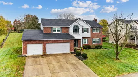 6798 Summer Stone Ct, Hamilton, OH 45011