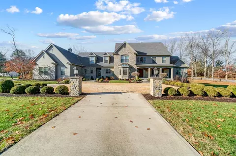 8780 Old Indian Hill Rd, Cincinnati, OH 45243
