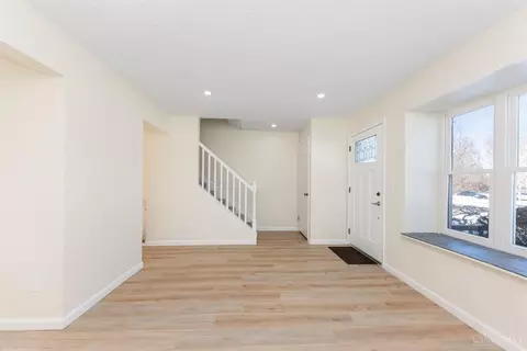 Living - 4094 Independence Dr, Cincinnati, OH 45255 photo 4 of 6
