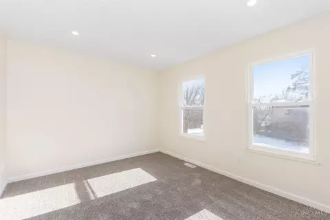 Bedroom - 4094 Independence Dr, Cincinnati, OH 45255 photo 6 of 10