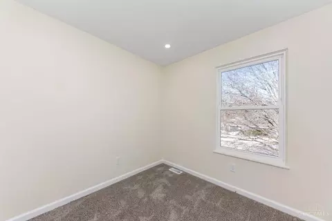 Bedroom - 4094 Independence Dr, Cincinnati, OH 45255 photo 8 of 10