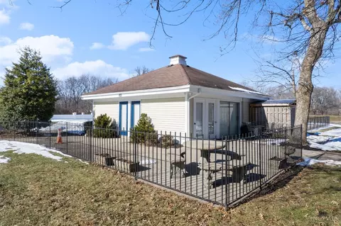 Exterior - 4094 Independence Dr, Cincinnati, OH 45255 photo 3 of 4