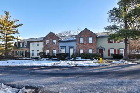 3 Woodsview Ln, Sharonville, OH 45241