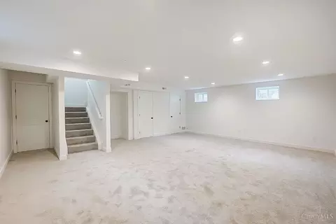 5403 Whetsel Ave, Cincinnati, OH 45227 photo 12