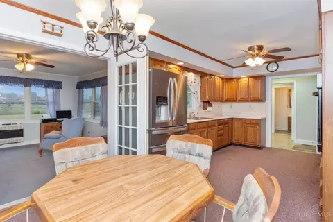 Dining - 1876 River Rd, Aberdeen, OH 45101 photo 1 of 2