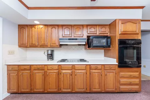 Kitchen - 1876 River Rd, Aberdeen, OH 45101 photo 4 of 5