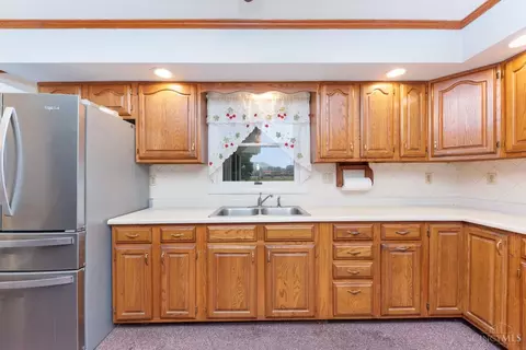 Kitchen - 1876 River Rd, Aberdeen, OH 45101 photo 2 of 5