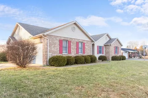 610 Bourbon St, Blanchester, OH 45107 photo 2