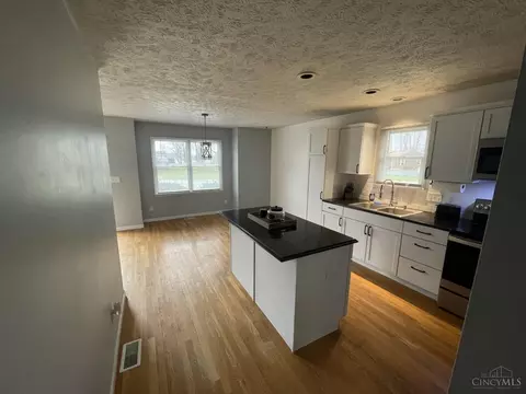 610 Bourbon St, Blanchester, OH 45107 photo 10