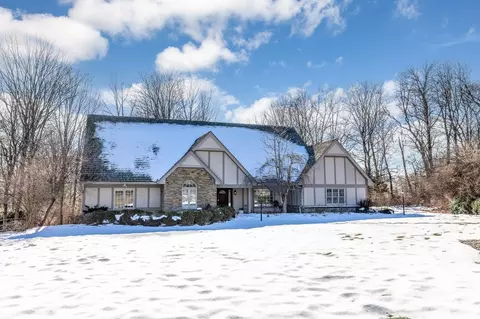 7681 Indian Pond Ct, West Chester, OH 45241