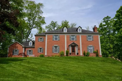 387 Bishopsbridge Dr, Cincinnati, OH 45255