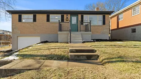 3413 Moonridge Dr, Cincinnati, OH 45248