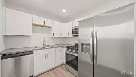 8457 Plainfield Rd, Cincinnati, OH 45236 photo 2