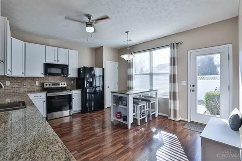 887 Anson Dr, Cincinnati, OH 45245 photo 11