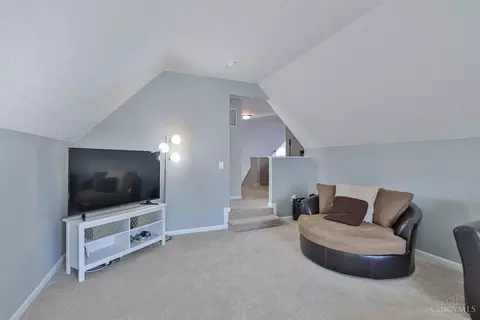 887 Anson Dr, Cincinnati, OH 45245 photo 7