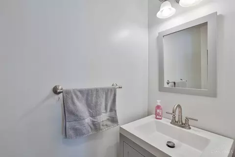 887 Anson Dr, Cincinnati, OH 45245 photo 18