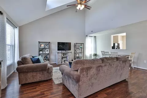 887 Anson Dr, Cincinnati, OH 45245 photo 3