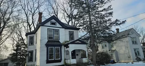 133 Wildwood St, Cincinnati, OH 45216
