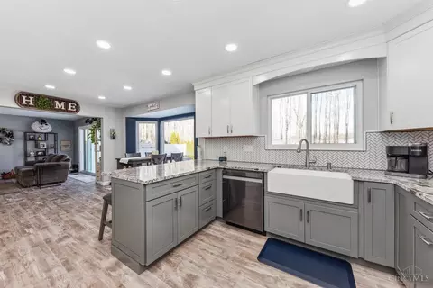 1024 Vixen Dr, Cincinnati, OH 45245 photo 17