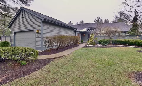 5 Woodcreek Dr, Blue Ash, OH 45241