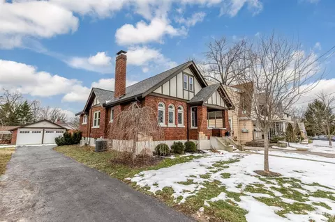 6927 Bramble Ave, Cincinnati, OH 45227