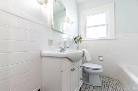 6927 Bramble Ave, Cincinnati, OH 45227 photo 9