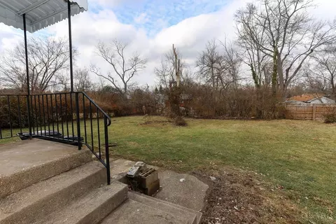 Exterior - 136 Riddle Rd, Woodlawn, OH 45215 photo 4 of 5