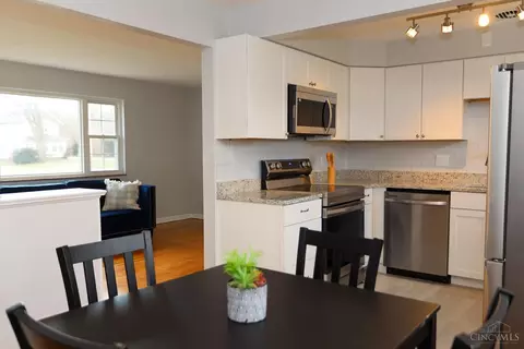 Kitchen - 136 Riddle Rd, Woodlawn, OH 45215 photo 1 of 3