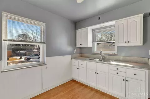 Kitchen - 1631 Marilyn Ln, Cincinnati, OH 45231 photo 2 of 2