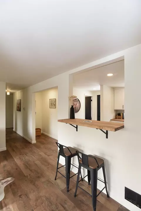 Entry Way - 452 Breezy Ln, Cincinnati, OH 45244 photo 1 of 2