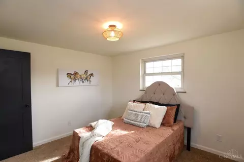 Bedroom - 452 Breezy Ln, Cincinnati, OH 45244 photo 3 of 3