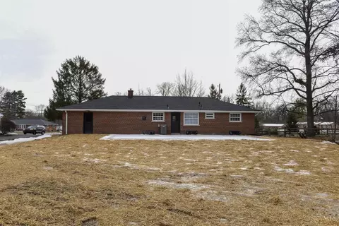 Exterior - 452 Breezy Ln, Cincinnati, OH 45244 photo 3 of 5