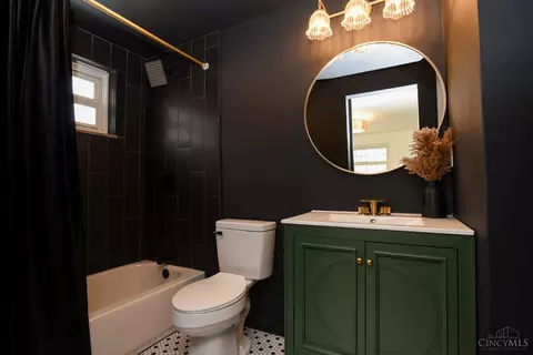 Bath - 452 Breezy Ln, Cincinnati, OH 45244 photo 1 of 2