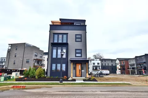 2917 Three Oaks Ln, Cincinnati, OH 45209