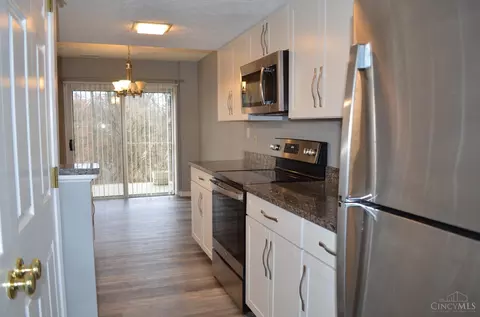 Kitchen - 5609 Regimental Pl, Cincinnati, OH 45239 photo 3 of 4