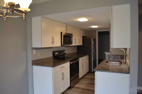 Kitchen - 5609 Regimental Pl, Cincinnati, OH 45239 photo 4 of 4