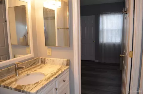 Bath - 5609 Regimental Pl, Cincinnati, OH 45239 photo 3 of 4