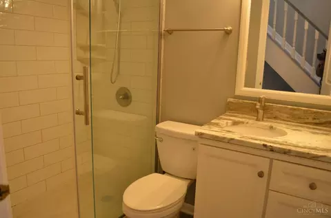 Bath - 5609 Regimental Pl, Cincinnati, OH 45239 photo 2 of 4
