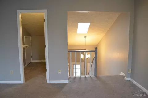 Entry Way - 5609 Regimental Pl, Cincinnati, OH 45239 photo 6 of 6