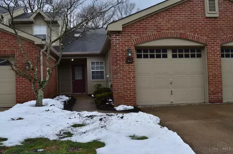 5609 Regimental Pl, Cincinnati, OH 45239