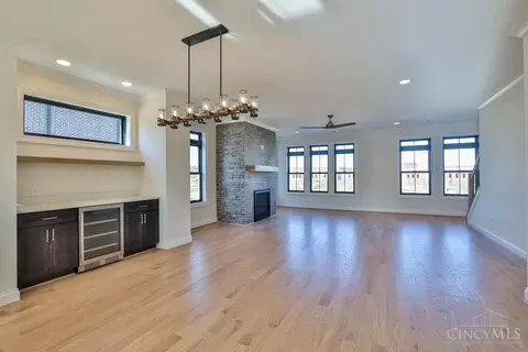 2913 Three Oaks Ln, Cincinnati, OH 45209 photo 6
