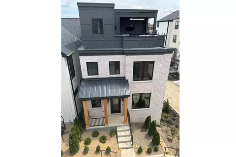 5033 Arabella Cir, Blue Ash, OH 45242