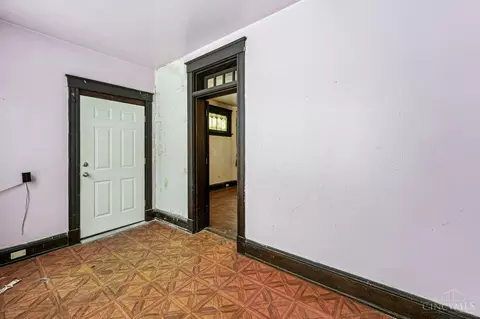 3480 Vine St, Cincinnati, OH 45220 photo 9