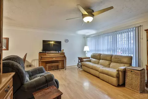 9760 Playtime Ln, Cincinnati, OH 45231 photo 5