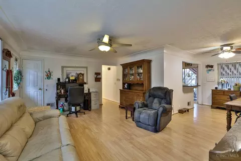 9760 Playtime Ln, Cincinnati, OH 45231 photo 6