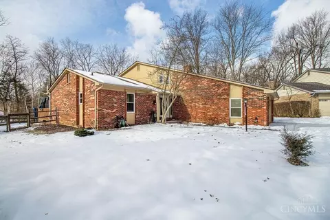 8687 Creekwood Dr, Maineville, OH 45039