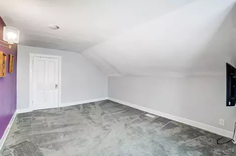 Bedroom - 215 Mitchell Ave, Cincinnati, OH 45217 photo 6 of 8