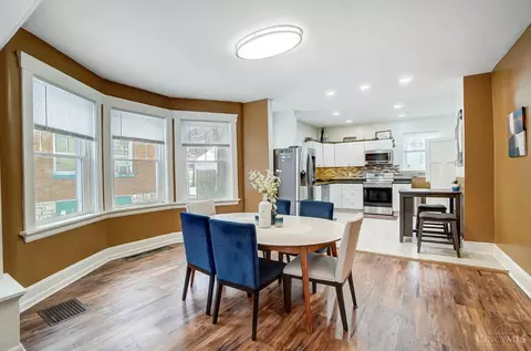 Dining - 215 Mitchell Ave, Cincinnati, OH 45217 photo 1 of 2