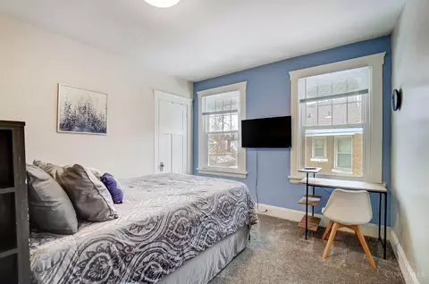 Bedroom - 215 Mitchell Ave, Cincinnati, OH 45217 photo 5 of 8